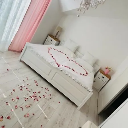 Gold Horse Vendeghaz Guest house